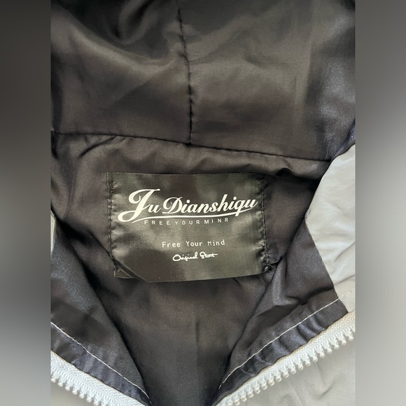 Zip up windbreaker - Picture 2 of 3